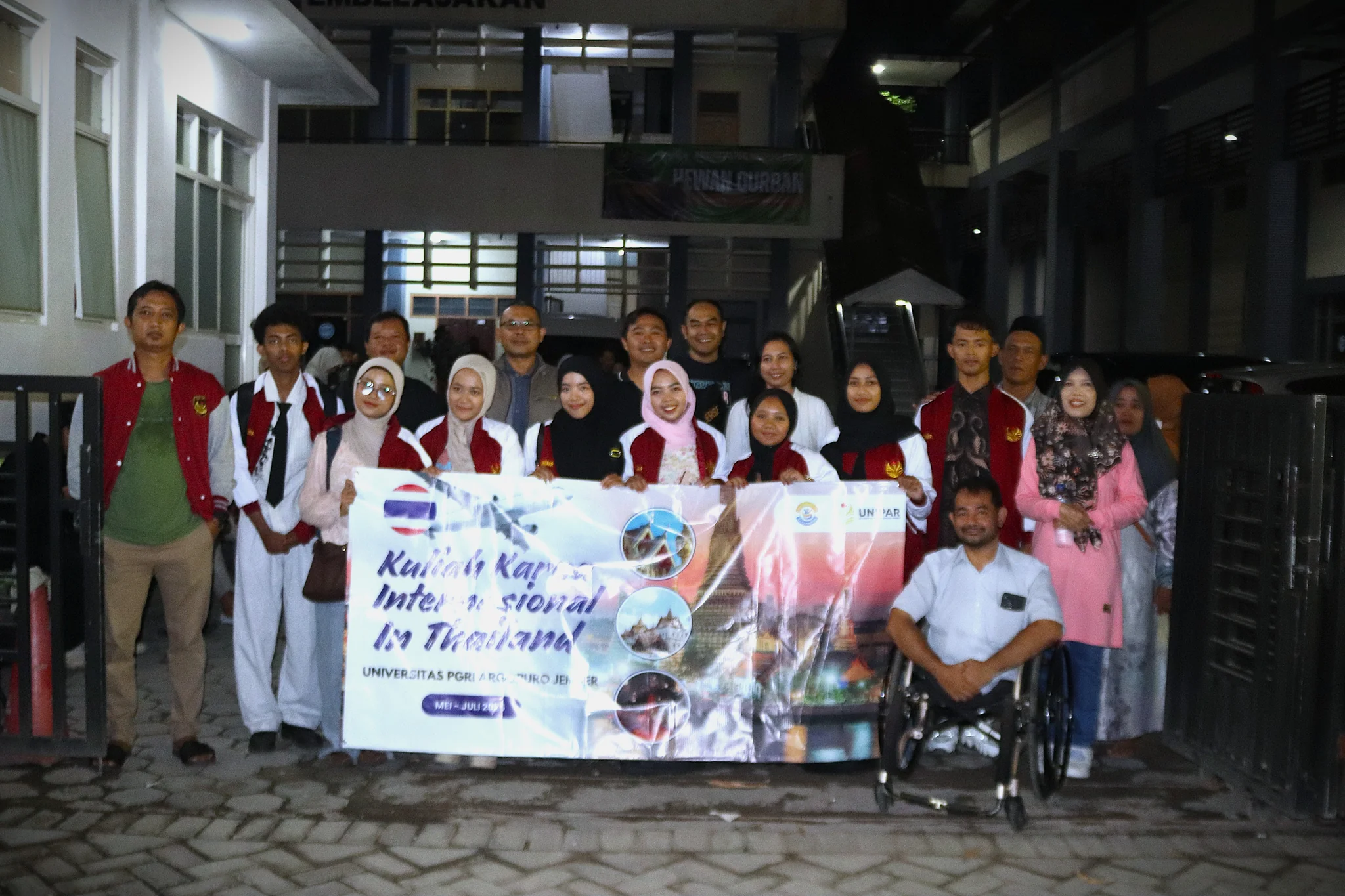 UNIPAR JEMBER Lepas Mahasiswa Kuliah Karya Internasional ke Thailand — dokumentasi 2